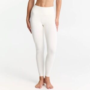 Align Label Leggings Vanilla